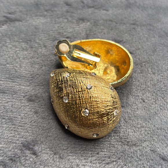 Christian Dior style Gold-Tone Textured Crystal Dome Clip-On Earrings - Picture 3 of 3